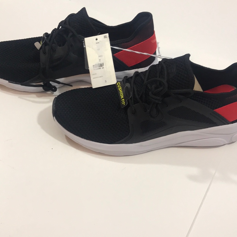 Men’s champion sneakers NWT size 11